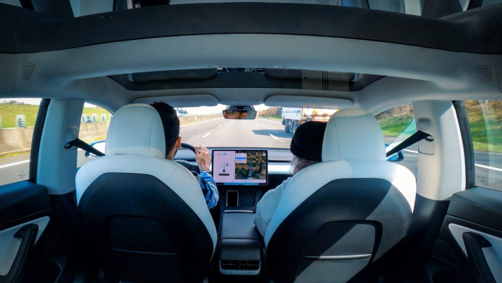 Habitacle de la Tesla Model 3 // Source : Louise Audry pour Numerama Habitacle de la Tesla Model 3 // Source : Louise Audry pour Numerama