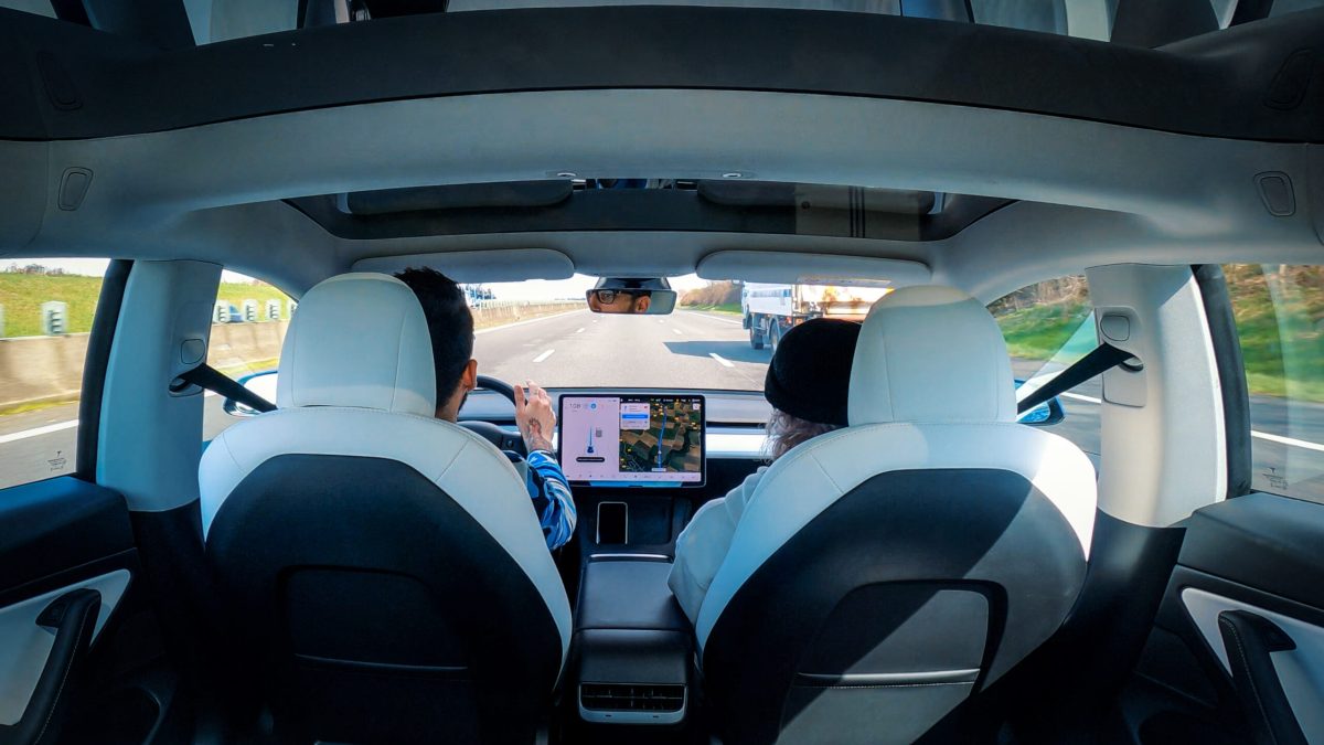 Habitacle de la Tesla Model 3 // Source : Louise Audry pour Numerama Habitacle de la Tesla Model 3 // Source : Louise Audry pour Numerama