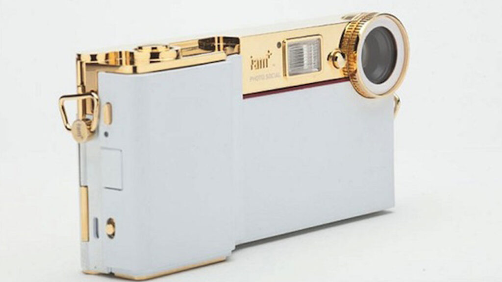 L'accesoire pour iPhone 4 imagine par Will.i.Am // Source : http://i.am/ L'accesoire pour iPhone 4 imagine par Will.i.Am // Source : http://i.am/