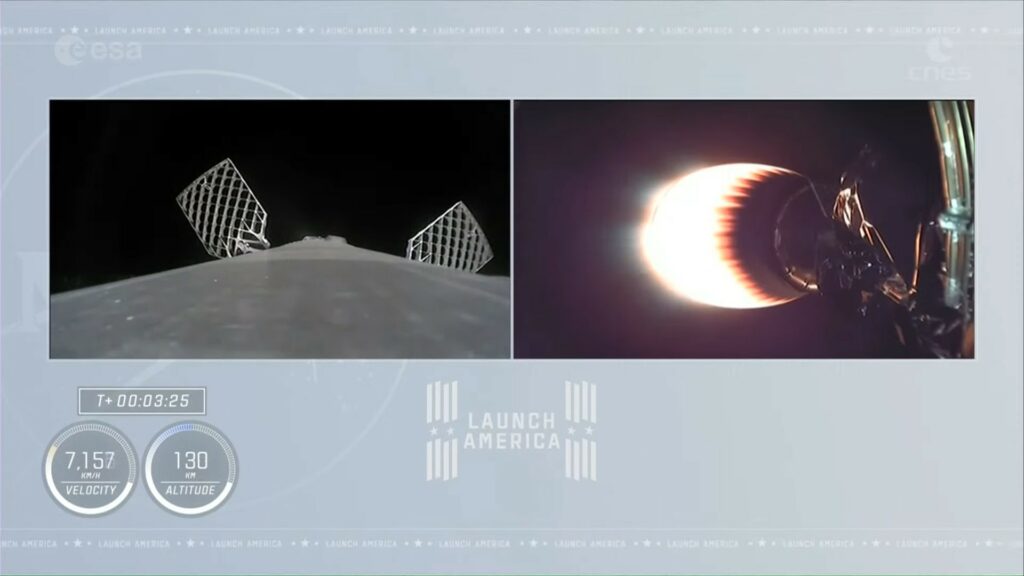 Le moteur du second étage prend la suite. // Source : Nasa Le moteur du second étage prend la suite. // Source : Nasa