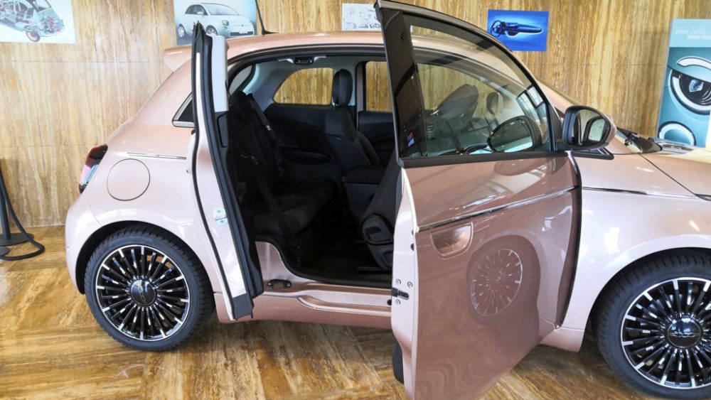 Fiat 500 "3+1" // Source : Raphaelle Baut pour Numerama Fiat 500 "3+1" // Source : Raphaelle Baut pour Numerama