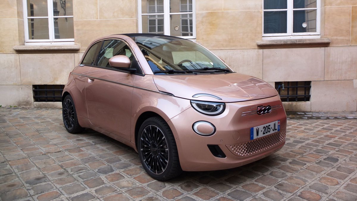 nouvelle Fiat 500e // Source : Raphaelle Baut pour Numerama nouvelle Fiat 500e // Source : Raphaelle Baut pour Numerama
