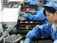 Une ligne de production dans les usines de Foxconn en Chine // Source : Flickr/CC/Robert Scoble Une ligne de production dans les usines de Foxconn en Chine // Source : Flickr/CC/Robert Scoble