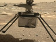 Ingenuity juste au-dessus du sol martien. // Source : NASA/JPL-Caltech (photo recadrée) Ingenuity juste au-dessus du sol martien. // Source : NASA/JPL-Caltech (photo recadrée)