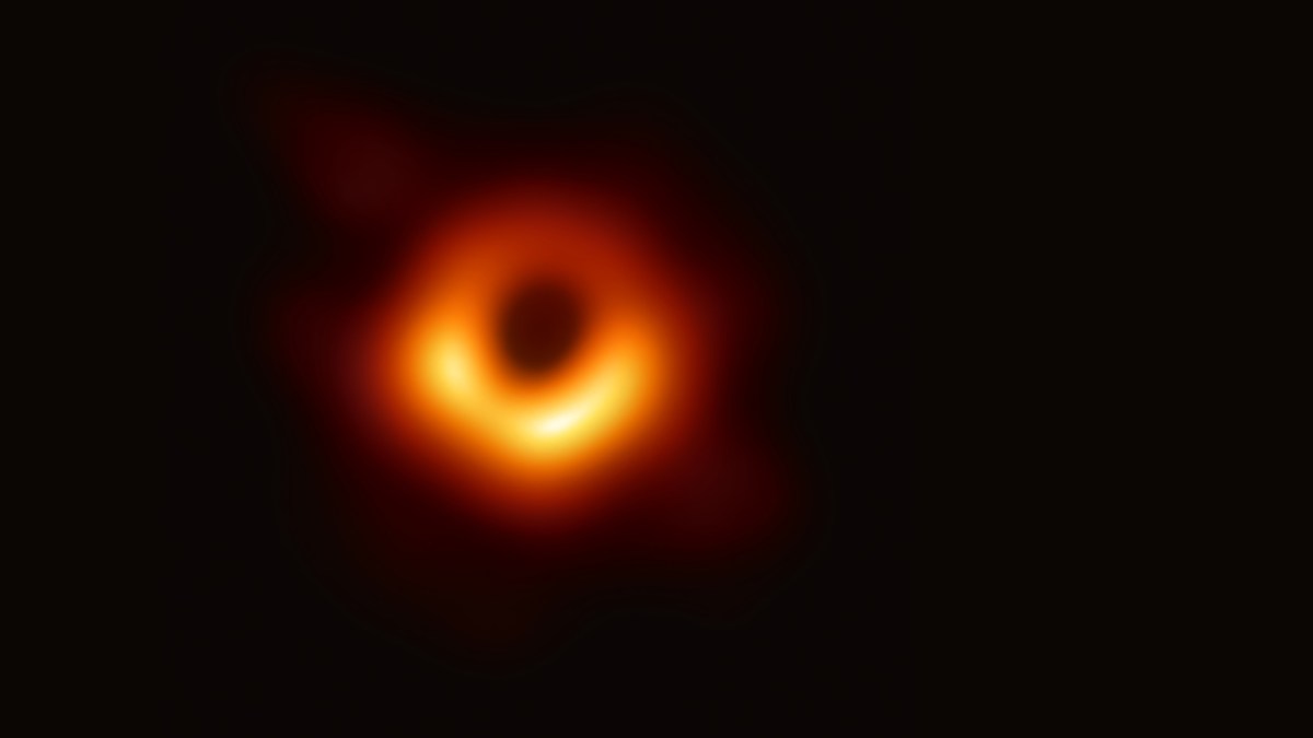 Le trou noir M87*. // Source : Wikimedia/CC/EHT Le trou noir M87*. // Source : Wikimedia/CC/EHT