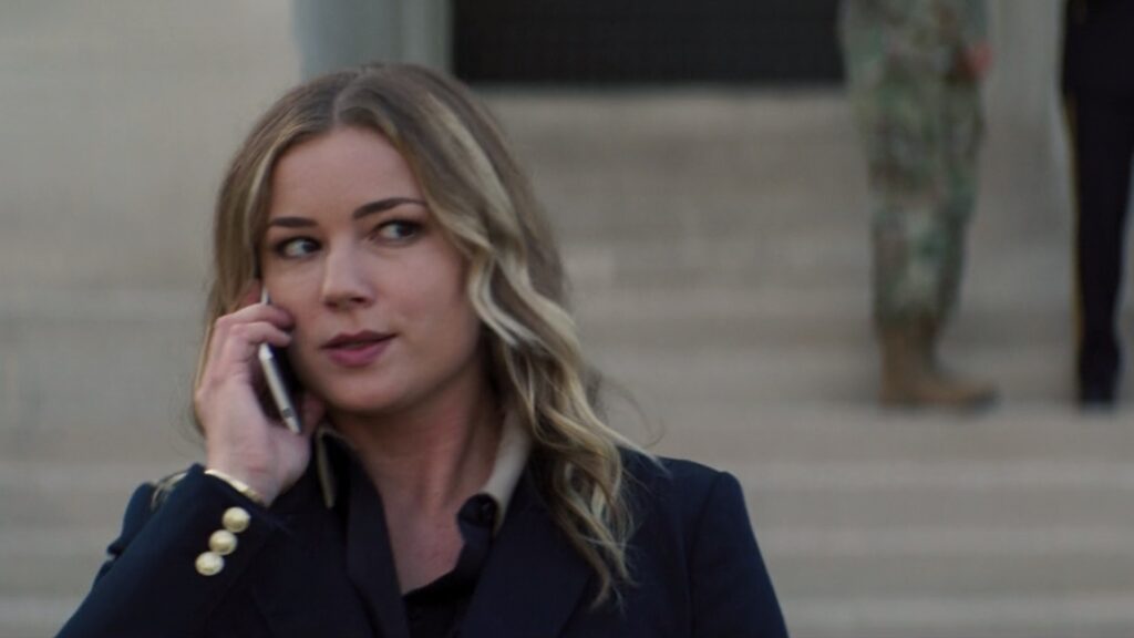 Catapultée maladroitement dans la série, Sharon Carter pourrait jouer un rôle clé dans le futur du MCU comme le suggère la scène post-générique. // Source : Disney + Catapultée maladroitement dans la série, Sharon Carter pourrait jouer un rôle clé dans le futur du MCU comme le suggère la scène post-générique. // Source : Disney +