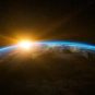 La Terre et le Soleil. // Source : Pixabay