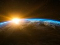 La Terre et le Soleil. // Source : Pixabay