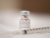 Vaccin contre le Covid-19. // Source : Flickr/CC/Chairman of the Joint Chiefs of Staff for Public Affairs (photo recadrée)