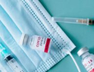 Vaccins contre la Covid-19. // Source : Pexels/Nataliya Vaitkevitch (photo recadrée)