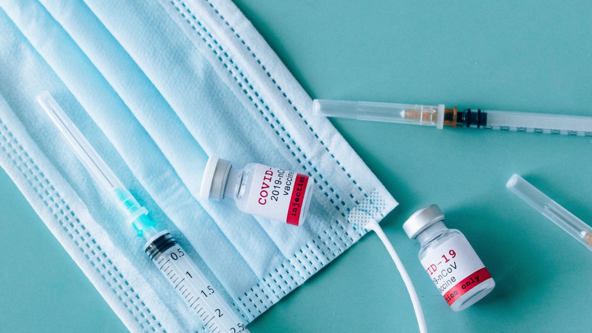 Vaccins contre la Covid-19. // Source : Pexels/Nataliya Vaitkevitch (photo recadrée) Vaccins contre la Covid-19. // Source : Pexels/Nataliya Vaitkevitch (photo recadrée)