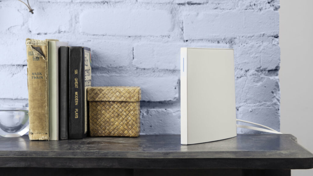 Le Wink Hub 2, pièce maitresse de la maison connectée selon Wink // Source : Wink Le Wink Hub 2, pièce maitresse de la maison connectée selon Wink // Source : Wink