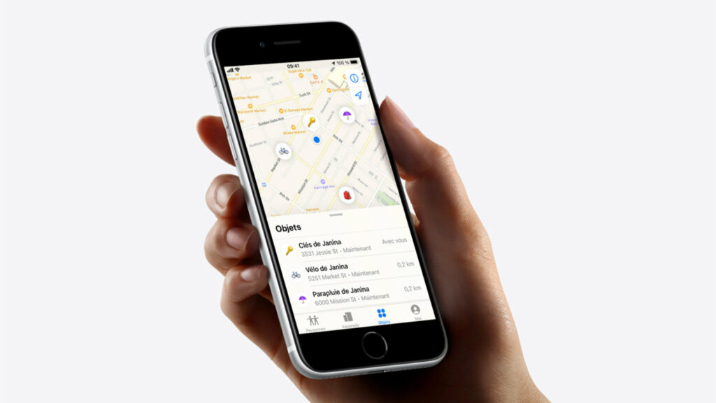 Une des images promos d'Apple qui montre un vélo dôté d'un Airtag // Source : Apple Une des images promos d'Apple qui montre un vélo dôté d'un Airtag // Source : Apple