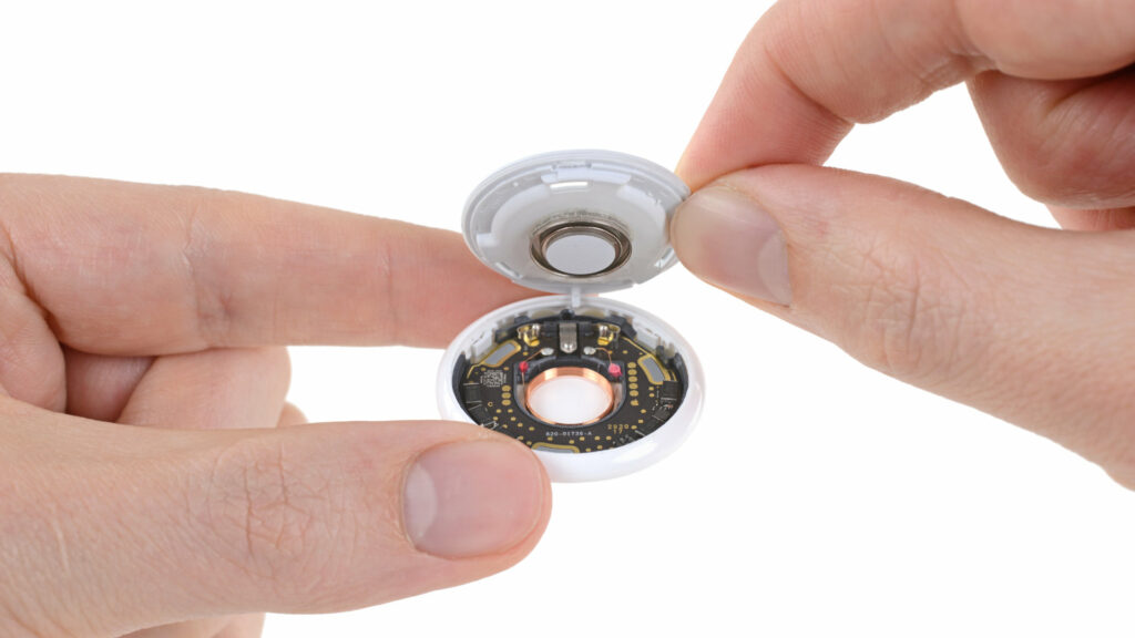 AirTag // Source : iFixit AirTag // Source : iFixit