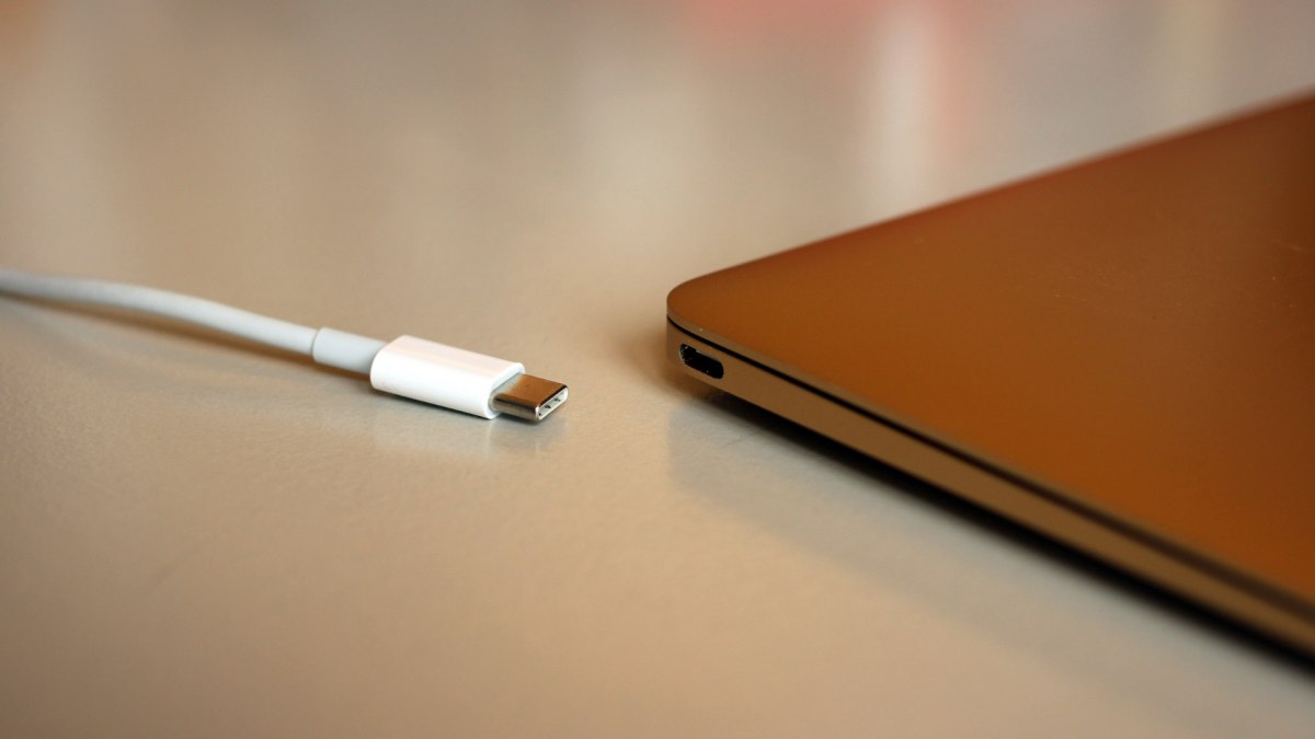 Câble USB-C. // Source : Flickr/Maurizio Pesce Câble USB-C. // Source : Flickr/Maurizio Pesce