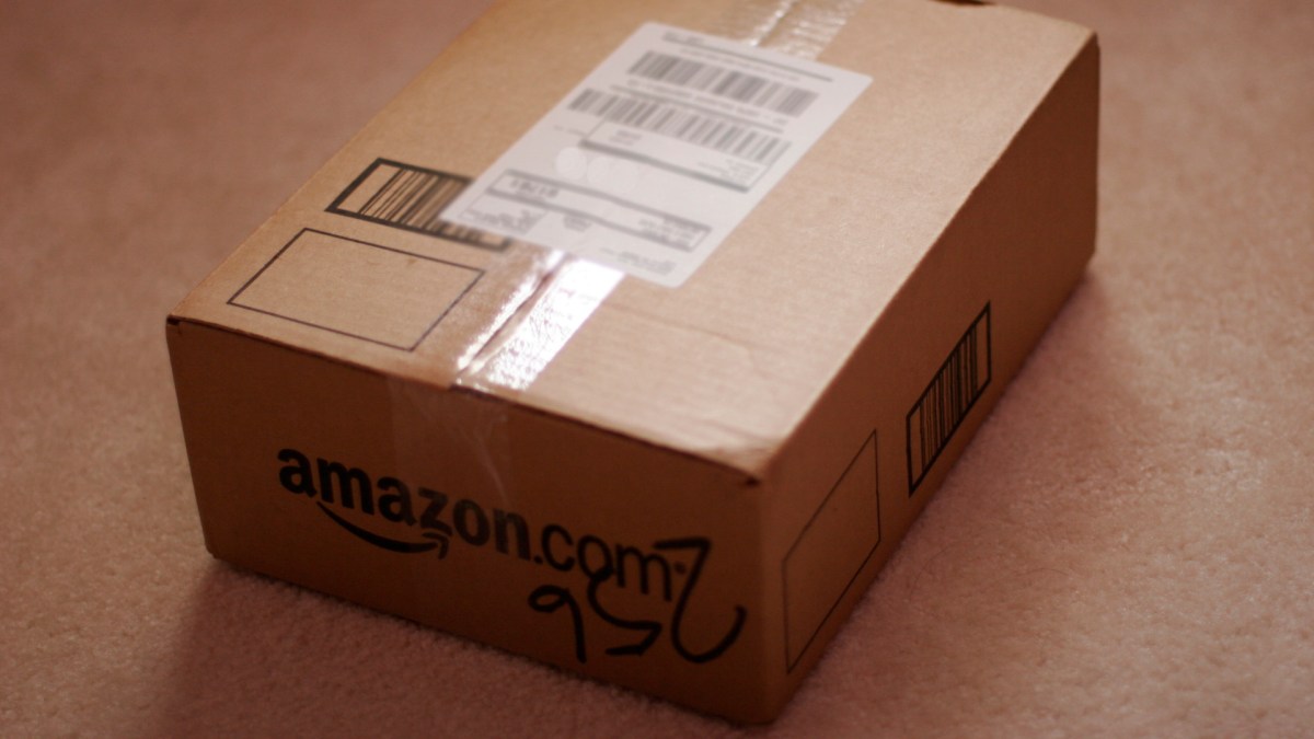 Amazon manque de personnes à embaucher // Source : Flickr/CC/Watchcaddy (photo recadrée) Amazon manque de personnes à embaucher // Source : Flickr/CC/Watchcaddy (photo recadrée)