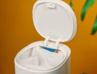 Le point fort indéniable du Deebot N8+ est sans conteste sa station de vidage. On ne s'occupe plus de l'aspirateur-robot, mais juste d'enlever le sac à poussière tous les mois.
