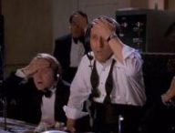 Facepalm pour les soldats américains. // Source : The Naked Gun Facepalm pour les soldats américains. // Source : The Naked Gun