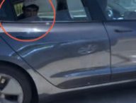 L'homme avait déjà été filmé à bord de sa Tesla Model 3, à l'arrière, Autopilot activé // Source : YouTube/Ingineerix L'homme avait déjà été filmé à bord de sa Tesla Model 3, à l'arrière, Autopilot activé // Source : YouTube/Ingineerix