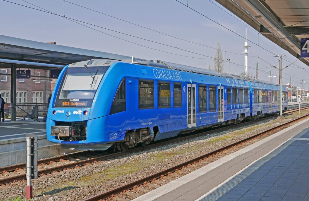 L'hydrogène peut aider les transports longue distance à se décarboner. // Source : Image par Erich Westendarp de Pixabay 