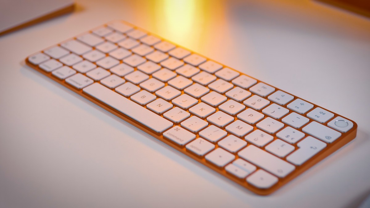 Le clavier Touch ID de l’’iMac M1 2021 par Apple // Source : Louise Audry pour Numerama Le clavier Touch ID de l’’iMac M1 2021 par Apple // Source : Louise Audry pour Numerama