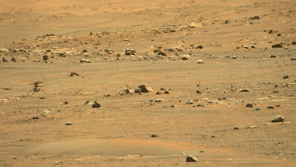 Ingenuity posé sur Mars, après son cinquième vol : « la routine ». // Source : NASA/JPL-Caltech/ASU/MSSS (photo recadrée) Ingenuity posé sur Mars, après son cinquième vol : « la routine ». // Source : NASA/JPL-Caltech/ASU/MSSS (photo recadrée)