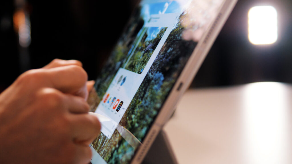 iPad Pro 2021 // Source : Louise Audry pour Numerama iPad Pro 2021 // Source : Louise Audry pour Numerama