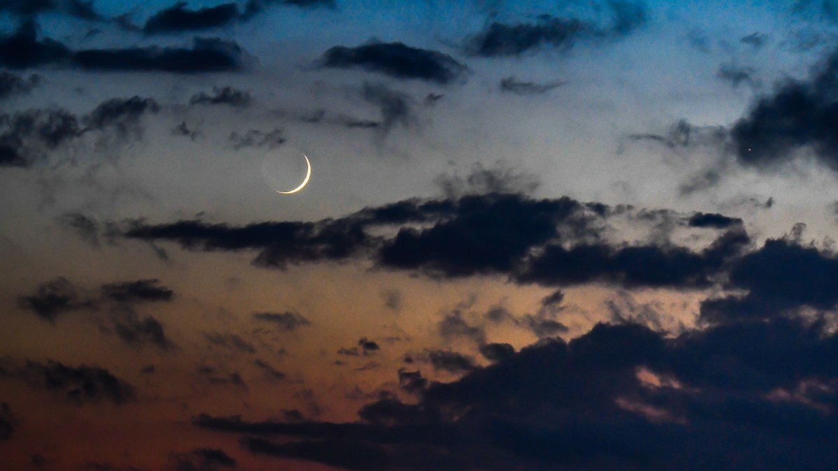 Croissant de Lune et Mercure. // Source : Flickr/CC/Jürgen Mangelsdorf (photo recadrée) Croissant de Lune et Mercure. // Source : Flickr/CC/Jürgen Mangelsdorf (photo recadrée)