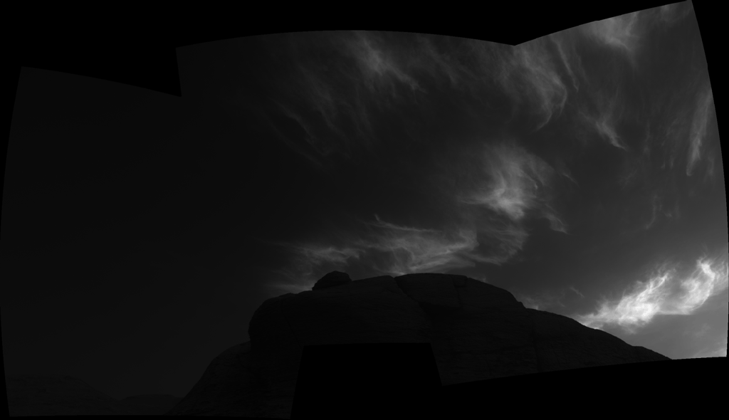 Nuages noctulescents vus par Curiosity le 31 mars 2021, ou 3 075e sol de sa mission. // Source : NASA/JPL-Caltech Nuages noctulescents vus par Curiosity le 31 mars 2021, ou 3 075e sol de sa mission. // Source : NASA/JPL-Caltech