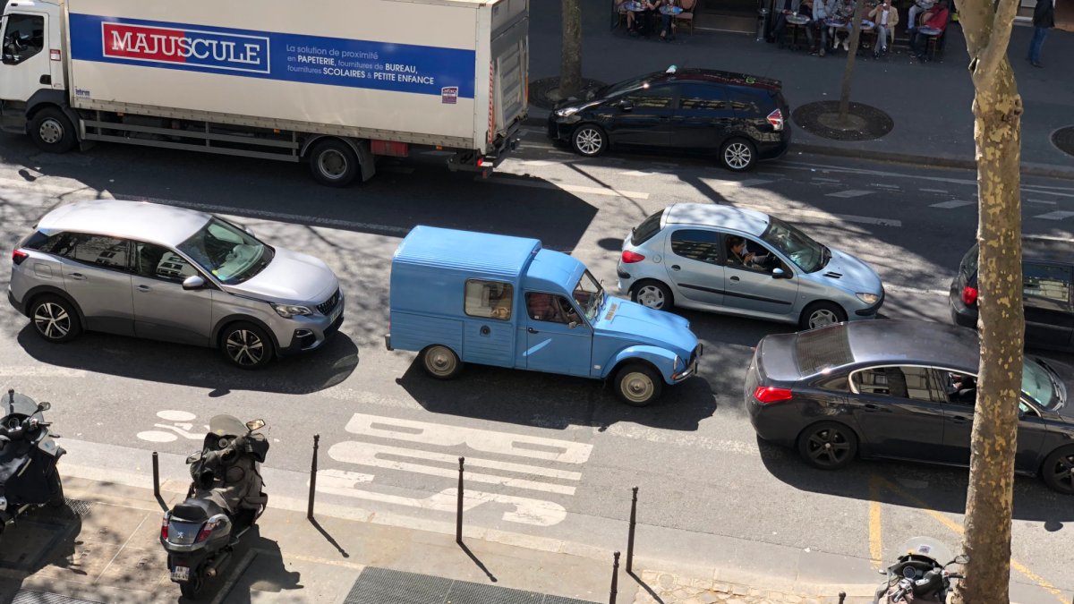 Un embouteillage, fréquent, sur le boulevard Saint-Martin // Source : Julien Cadot pour Numerama Un embouteillage, fréquent, sur le boulevard Saint-Martin // Source : Julien Cadot pour Numerama