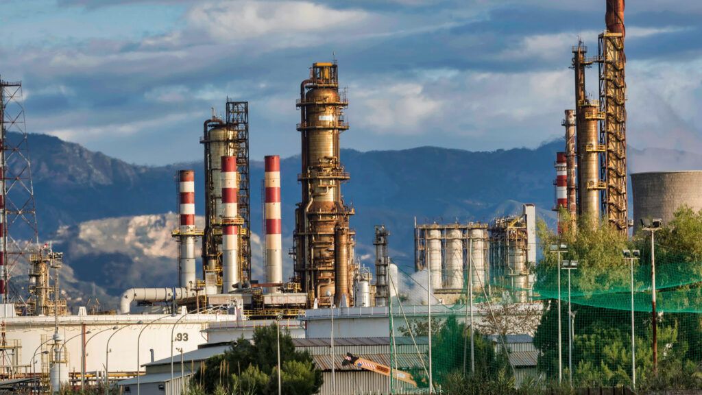 Les raffineries de pétrole utilisent souvent de l'hydrogène. // Source : Nicola Giordano / Pixabay Les raffineries de pétrole utilisent souvent de l'hydrogène. // Source : Nicola Giordano / Pixabay