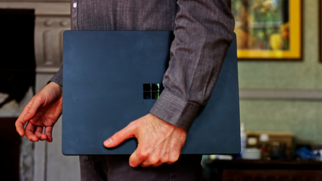 Surface Laptop 4 // Source : Photo Corentin Béchade pour Numerama Surface Laptop 4 // Source : Photo Corentin Béchade pour Numerama