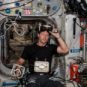 Thomas Pesquet dans l'ISS le 29 avril 2021. // Source : Flickr/CC/Nasa Johnson (photo recadrée) Thomas Pesquet dans l'ISS le 29 avril 2021. // Source : Flickr/CC/Nasa Johnson (photo recadrée)
