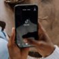 Application TikTok ouverte sur un smartphone. // Source : Pexels/cottonbro (photo recadrée) Application TikTok ouverte sur un smartphone. // Source : Pexels/cottonbro (photo recadrée)