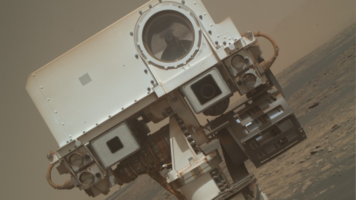 Curiosity sur Mars. // Source : NASA/JPL-Caltech/MSSS (image recadrée) Curiosity sur Mars. // Source : NASA/JPL-Caltech/MSSS (image recadrée)