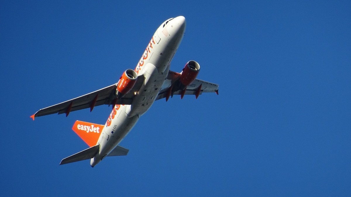 Un avion easyjet s'envole vers les cieux // Source : pixabay Un avion easyjet s'envole vers les cieux // Source : pixabay
