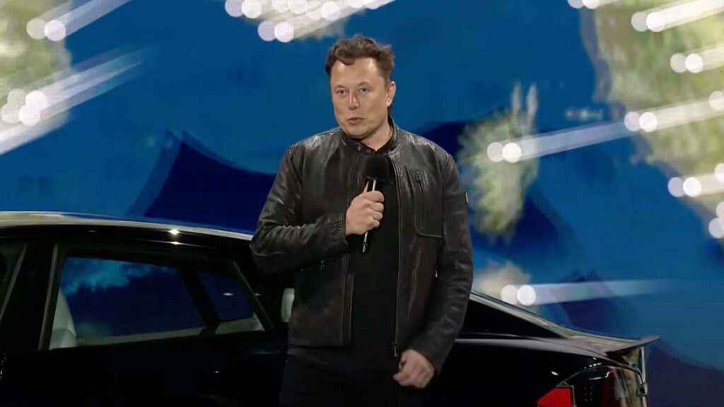 Elon Musk a confirmé que Tesla accepterait les bitcoins dès qu'ils seraient minés de manière plus écologique. // Source : Capture Numerama / Youtube Tesla Elon Musk a confirmé que Tesla accepterait les bitcoins dès qu'ils seraient minés de manière plus écologique. // Source : Capture Numerama / Youtube Tesla