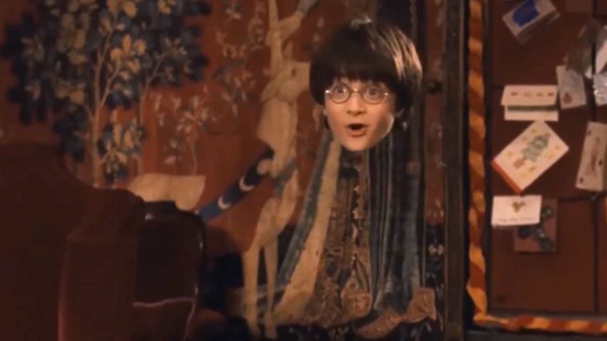 Oh, on ne voit que la tête de Daniel Radcliffe. // Source : Harry Potter à l'École des Sorciers Oh, on ne voit que la tête de Daniel Radcliffe. // Source : Harry Potter à l'École des Sorciers