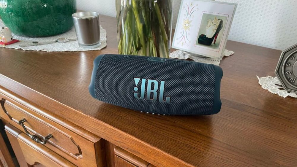 JBL Charge 5 // Source : Maxime Claudel pour Numerama JBL Charge 5 // Source : Maxime Claudel pour Numerama