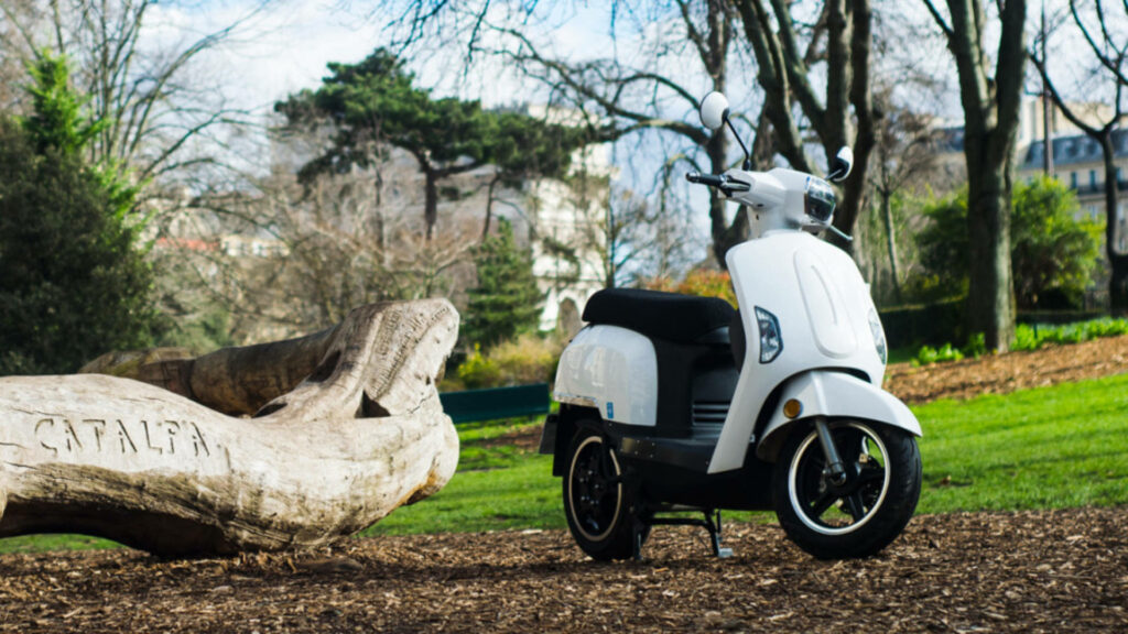 Le français Mob-ion développe avec Stor-H une version hydrogène de son scooter électrique AM1 // Source : Mob-ion Le français Mob-ion développe avec Stor-H une version hydrogène de son scooter électrique AM1 // Source : Mob-ion