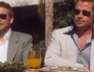 George Clooney et Brad Pitt dans Ocean's Eleven // Source : Warner Bros