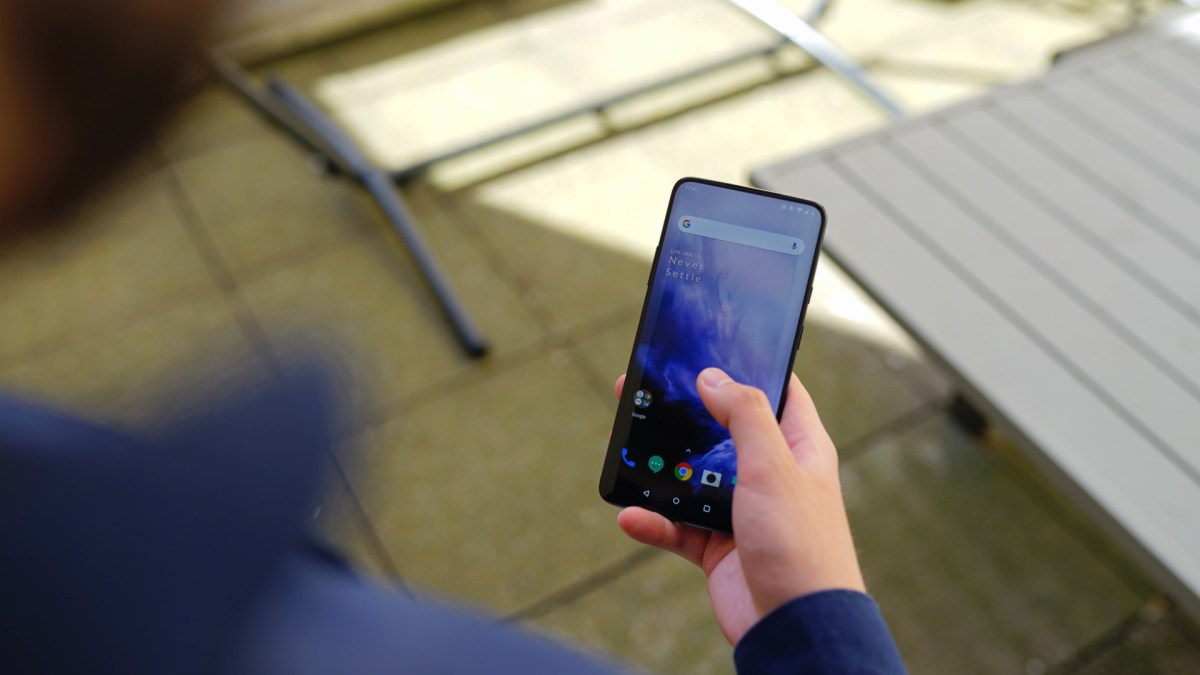 OnePlus 7 Pro. // Source : Ulrich Rozier pour Numerama OnePlus 7 Pro. // Source : Ulrich Rozier pour Numerama
