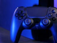 DualSense PS5 noire // Source : Louise Audry pour Numerama DualSense PS5 noire // Source : Louise Audry pour Numerama