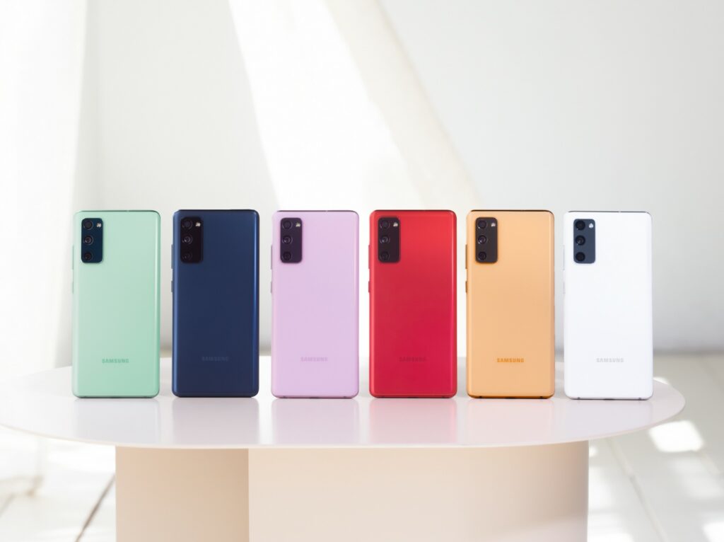 Le Samsung Galaxy S20 FE est disponible dans de nombreux coloris. // Source : Samsung Le Samsung Galaxy S20 FE est disponible dans de nombreux coloris. // Source : Samsung