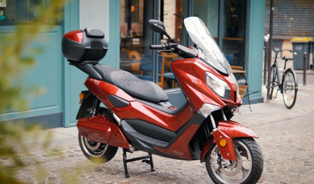 Scooter électrique E-Trax // Source : Louise Audry pour Numerama Scooter électrique E-Trax // Source : Louise Audry pour Numerama