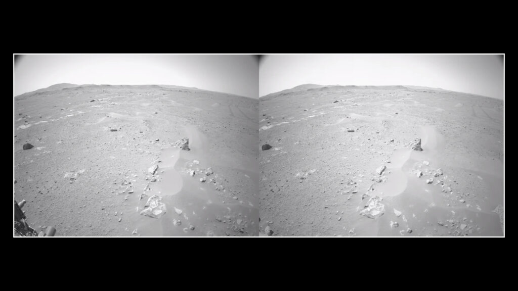 Les vues obtenues avec les caméras de navigation de Perseverance, pendant son premier essai avec AutoNav. // Source : Capture d'écran YouTube JPLraw Les vues obtenues avec les caméras de navigation de Perseverance, pendant son premier essai avec AutoNav. // Source : Capture d'écran YouTube JPLraw