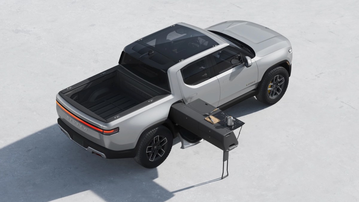 Cuisine intégrée dans le pickup de Rivian // Source : Rivian Cuisine intégrée dans le pickup de Rivian // Source : Rivian