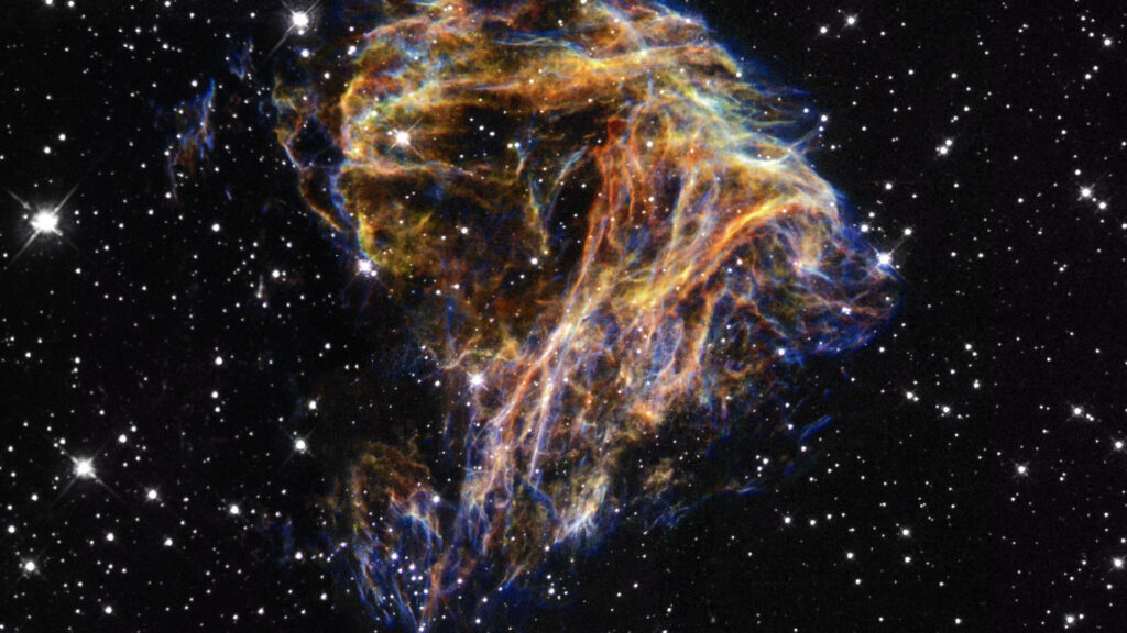 Résidu d'une étoile massive ayant explosé en supernova. // Source : NASA and the Hubble Heritage Team (STScI/AURA) (image recadrée) Résidu d'une étoile massive ayant explosé en supernova. // Source : NASA and the Hubble Heritage Team (STScI/AURA) (image recadrée)