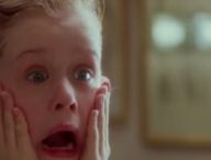 Un adolescent rate son avion à cause d'une mauvaise blague. // Source : Home Alone