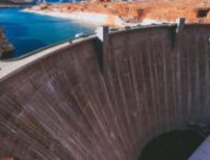 Les barrages permettent de produire de l'électricité bas carbone. // Source : John Gibbons / Unsplash